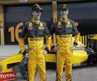 Роберт Кубица и Виталий Петров, пилоты Renault F1 Scuderia